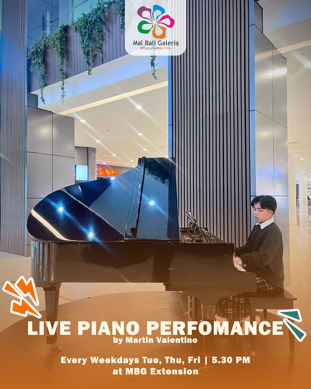 Live Piano Perfomance by Martin